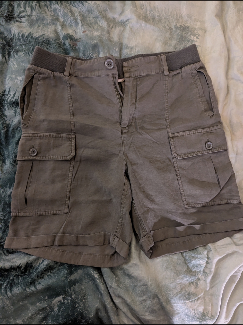 Women's Cargo Shorts in Olive Gray - Casual Utility Style